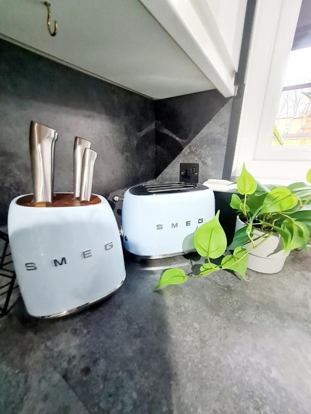 グラスゴーBright 3Br Walking Distance To Town - Free Parkingアパートメント エクステリア 写真