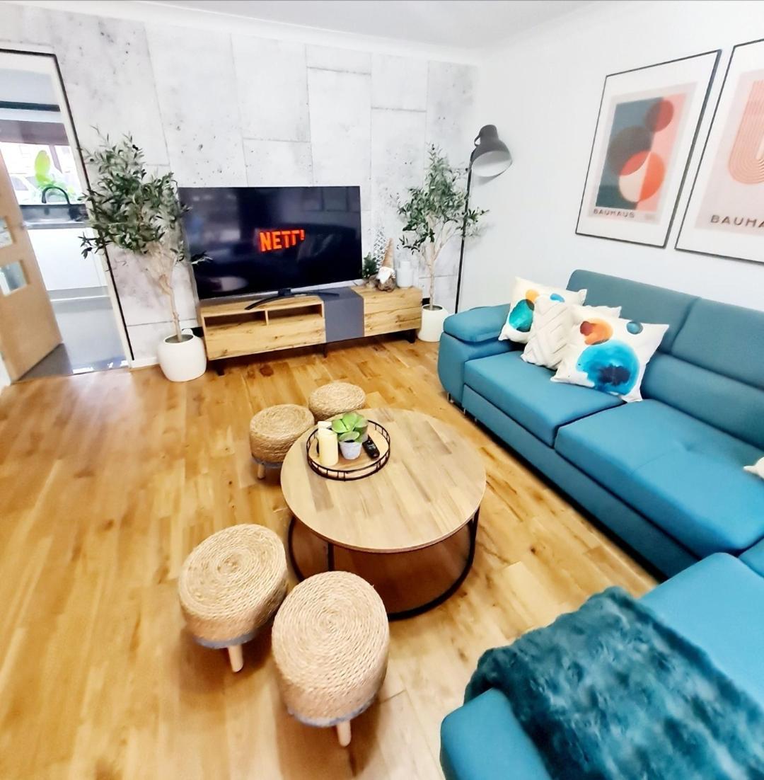 グラスゴーBright 3Br Walking Distance To Town - Free Parkingアパートメント エクステリア 写真